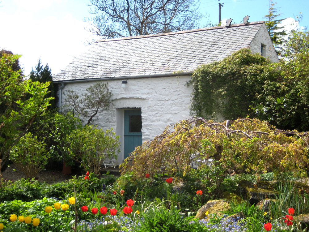 Holiday Cottage At Dyffryn Fernant Garden Pembrokeshire West